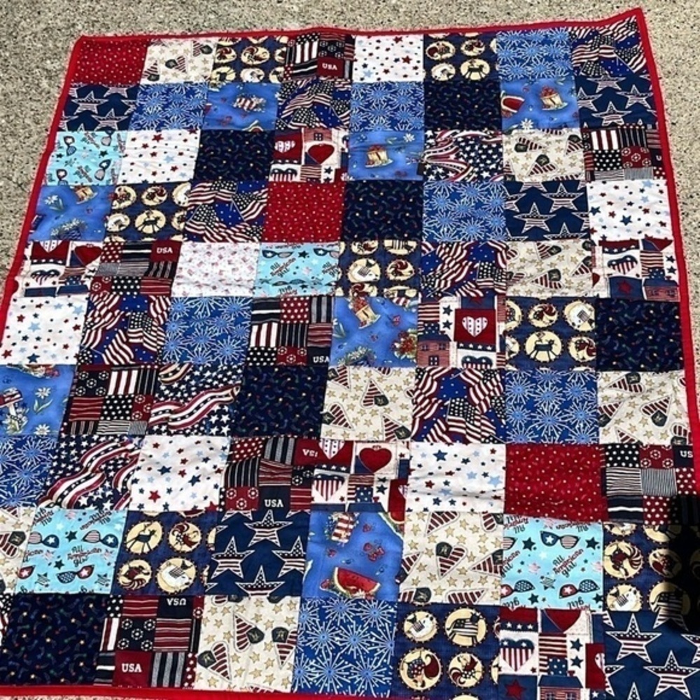 Hand quilted Americana 4th of July firework themed‎ patchwork quilt